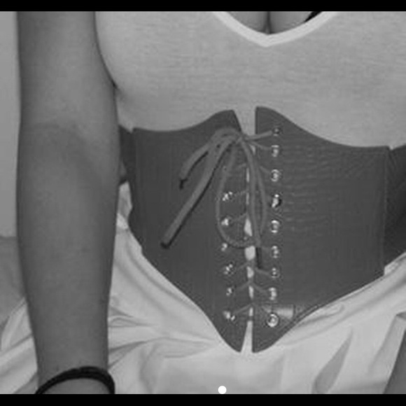corset - Picture 3 of 3